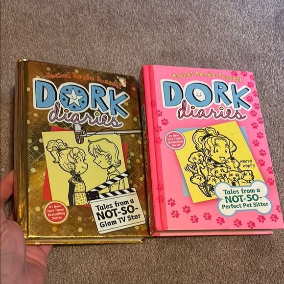 Dork Diaries Graphic Novel set - Picture 3 of 8